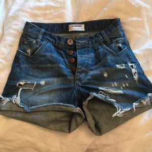 One teaspoon cut off shorts size 25